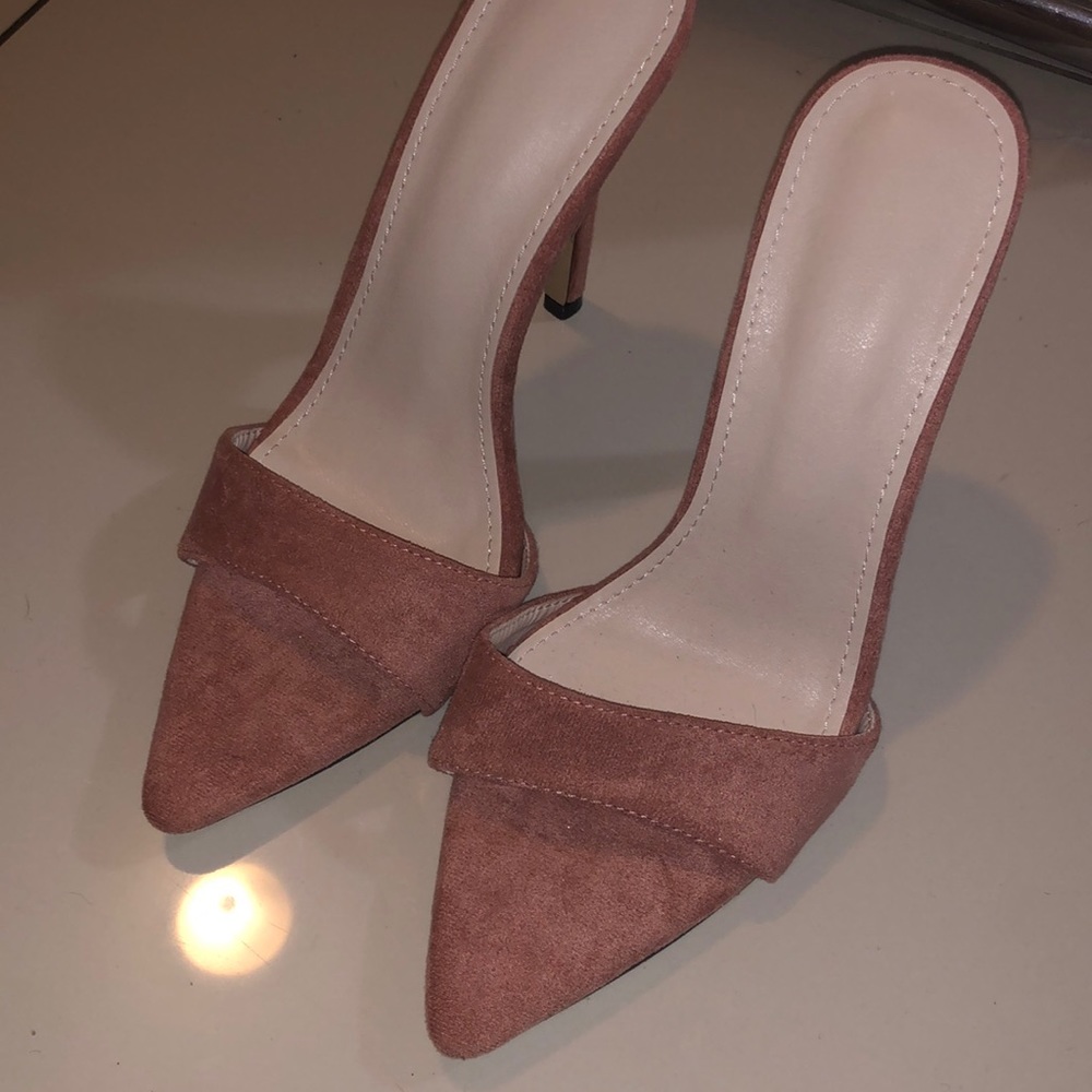 BRAND NEW HEELS SIZE 39❤️